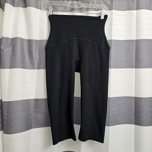 SPANX-Compression Shape-wear Cropped Pants Size Large